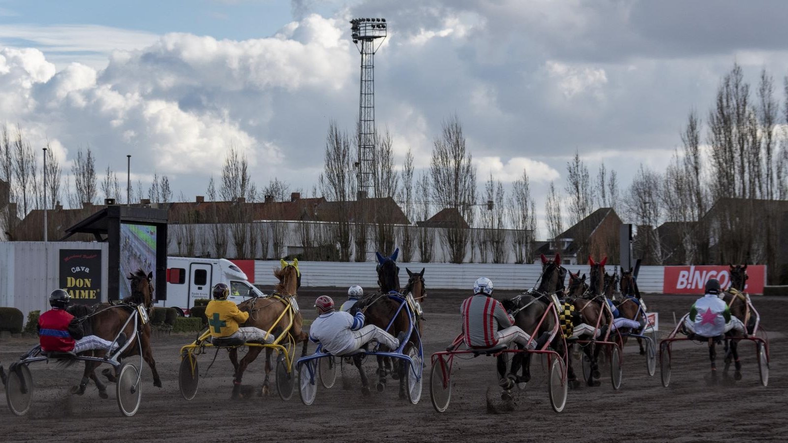 Piste gesloten wegens Waregem Koerse. 346
